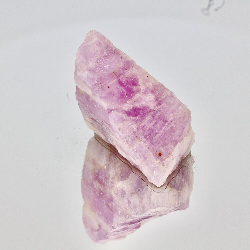 1.25oz UV ACTIVE Kunzite Nigeria Purple Lilac Raw Natural Rough Crystal Mineral - Picture 6 of 10